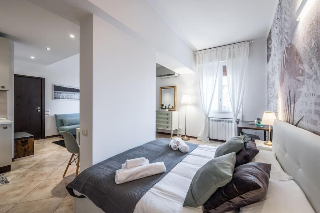 Sotto Le Due Torri 5* Apartment Bologna Exterior photo